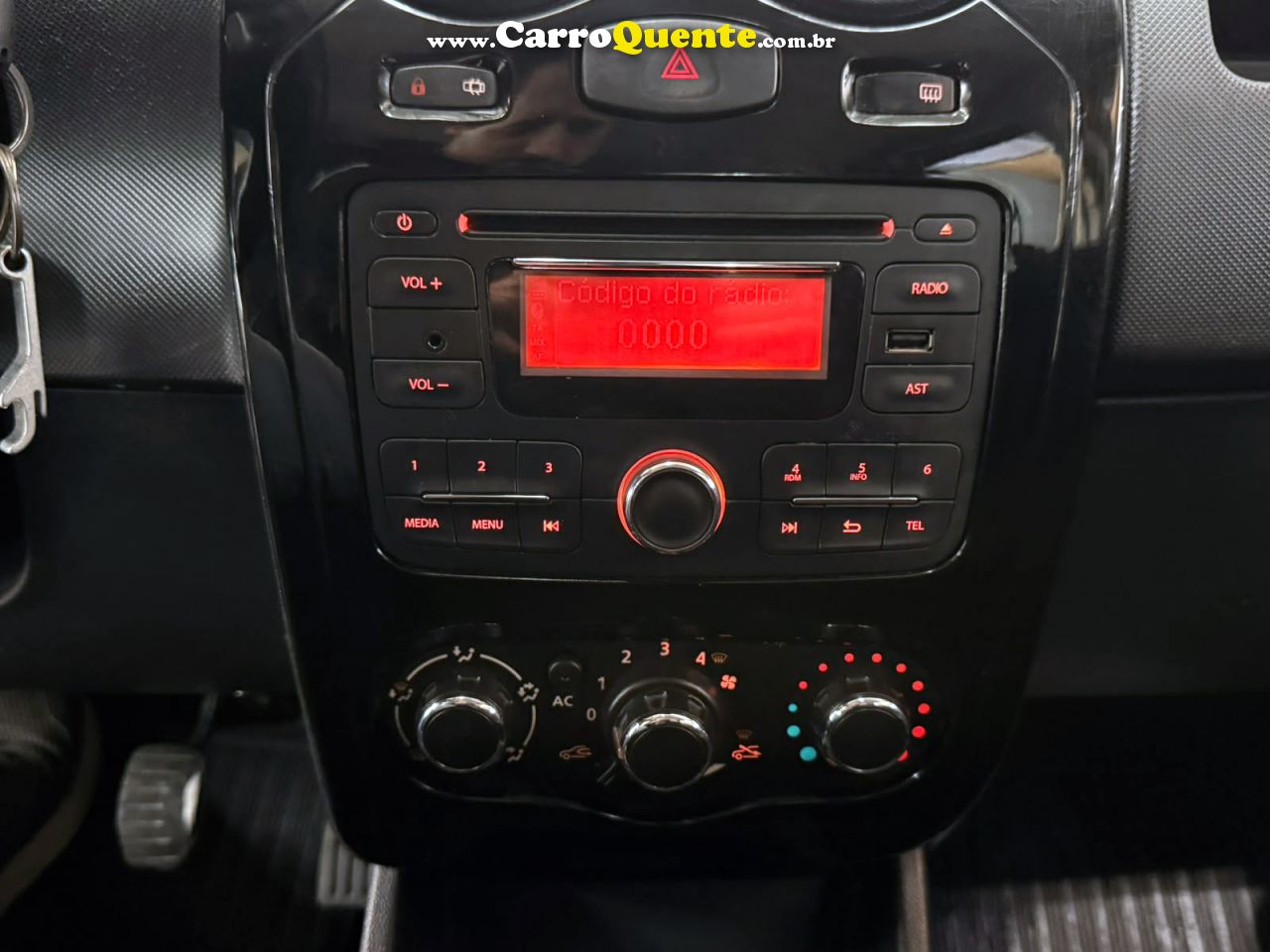 RENAULT SANDERO 1.6 STEPWAY 8V 2013 - Loja