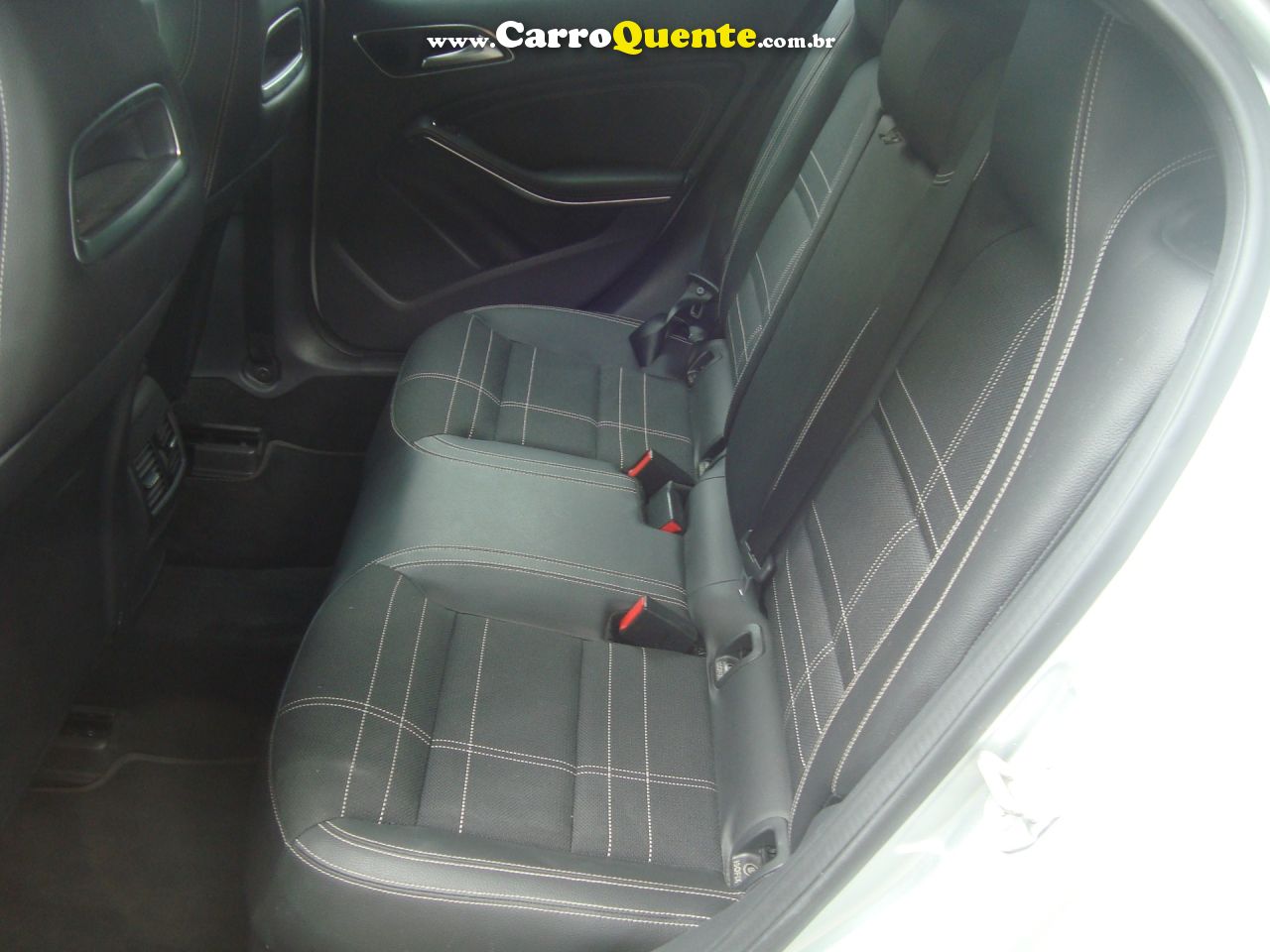 MERCEDES-BENZ GLA 200 1.6 CGI STYLE 16V TURBO 2015 - Loja