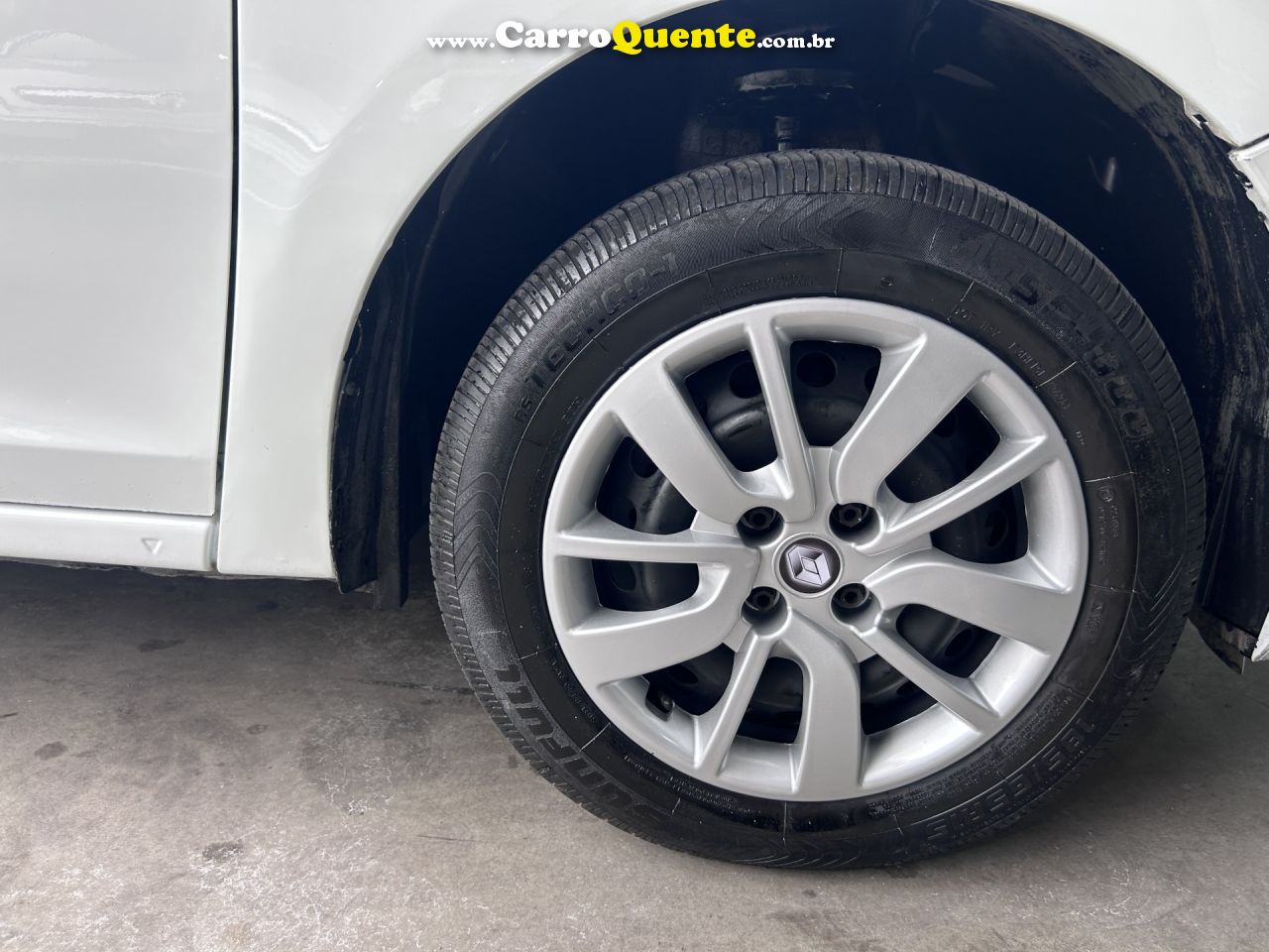 RENAULT   LOGAN AUTHENTIQUE FLEX 1.0 12V 4P   BRANCO 2019 1.0 FLEX - Loja