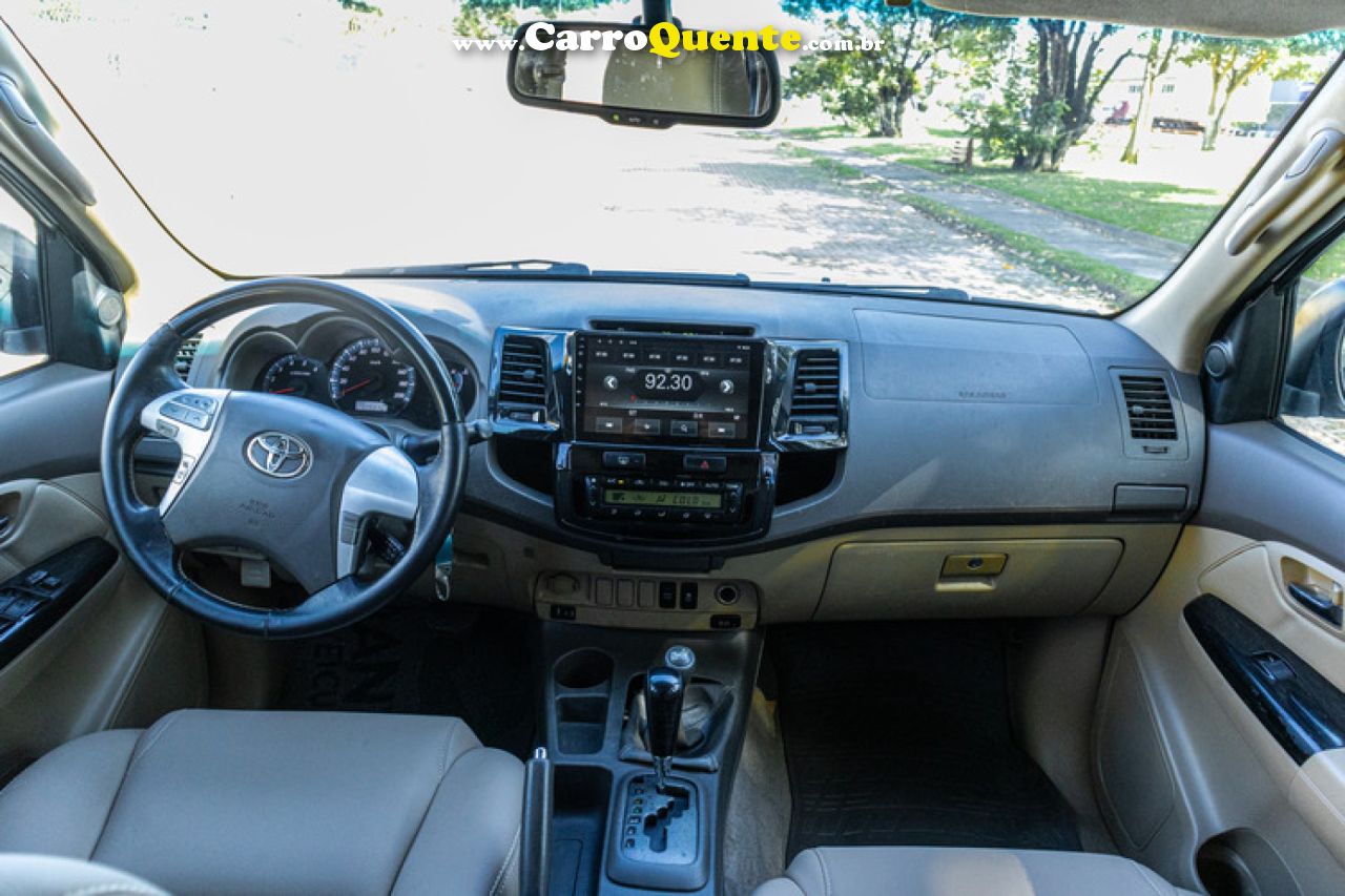 TOYOTA   HILUX SW4 SRV D4-D 4X4 3.0 TDI DIES. AUT   BRANCO 2012 3.0 DIESEL - Loja