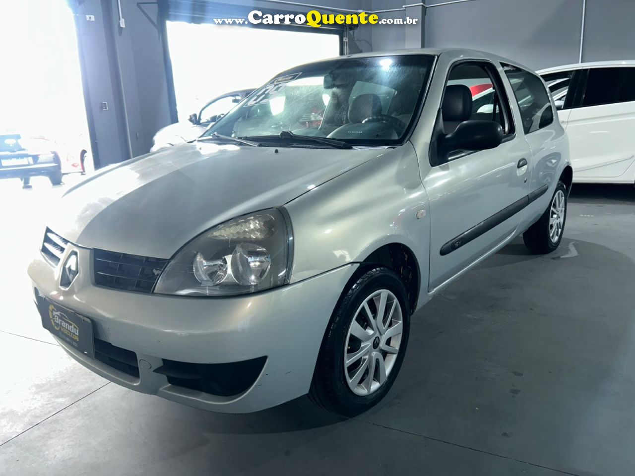 RENAULT   CLIO CAMPUS HI-FLEX 1.0 16V 3P   PRATA 2008 1.0 GASOLINA - Loja