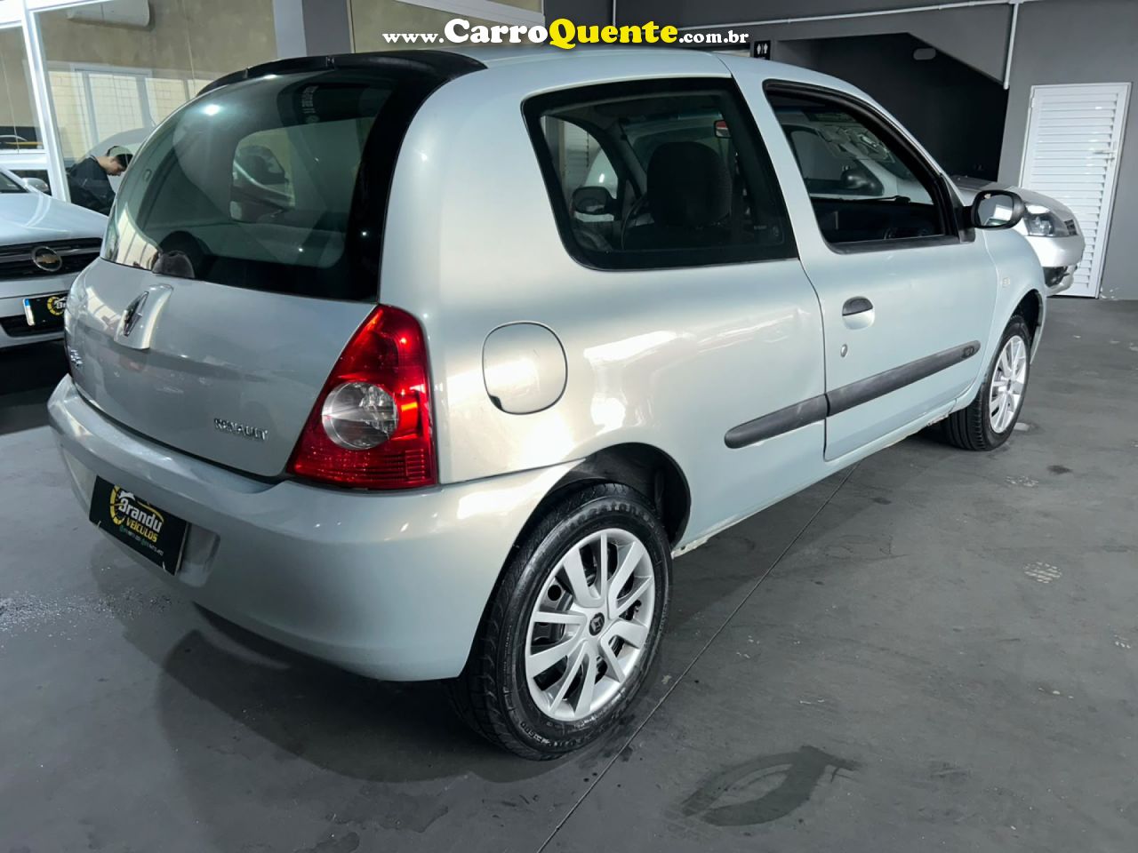 RENAULT   CLIO CAMPUS HI-FLEX 1.0 16V 3P   PRATA 2008 1.0 GASOLINA - Loja