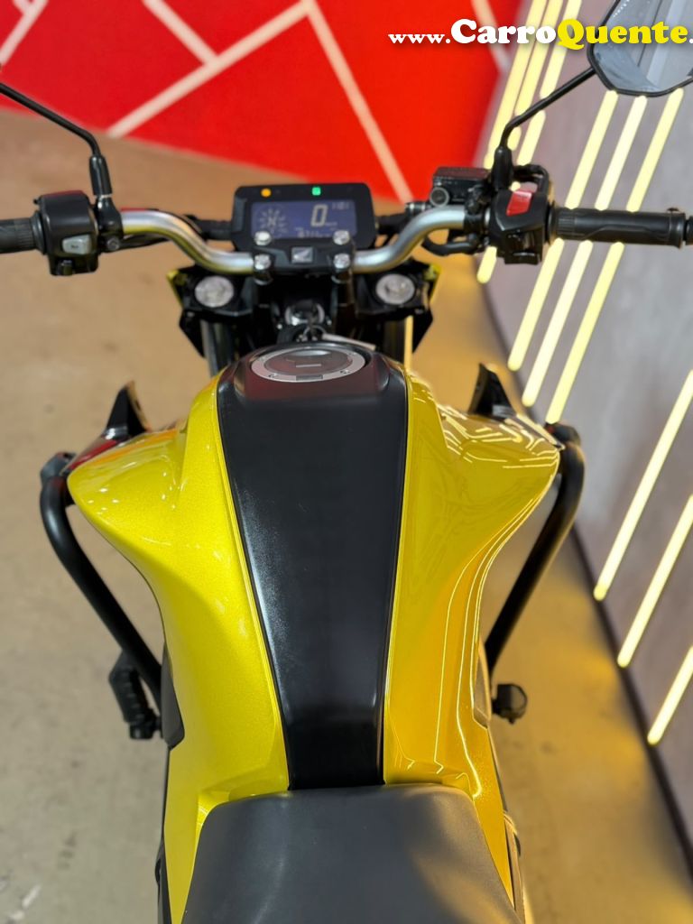 HONDA   CB300F TWISTER ABS   DOURADO 2023 300 FLEX - Loja