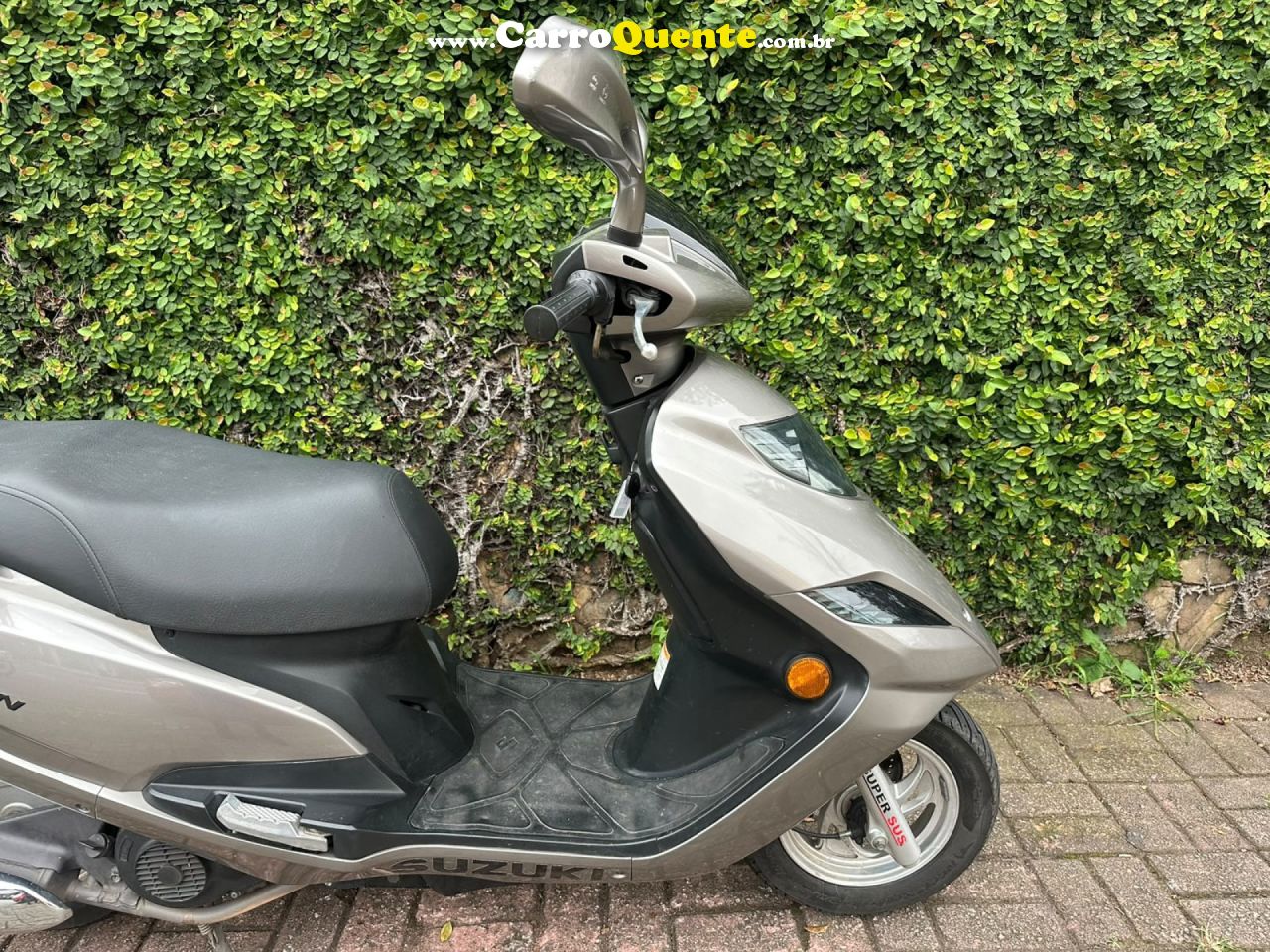 SUZUKI   BURGMAN 125I   PRATA 2015 125CC GASOLINA - Loja