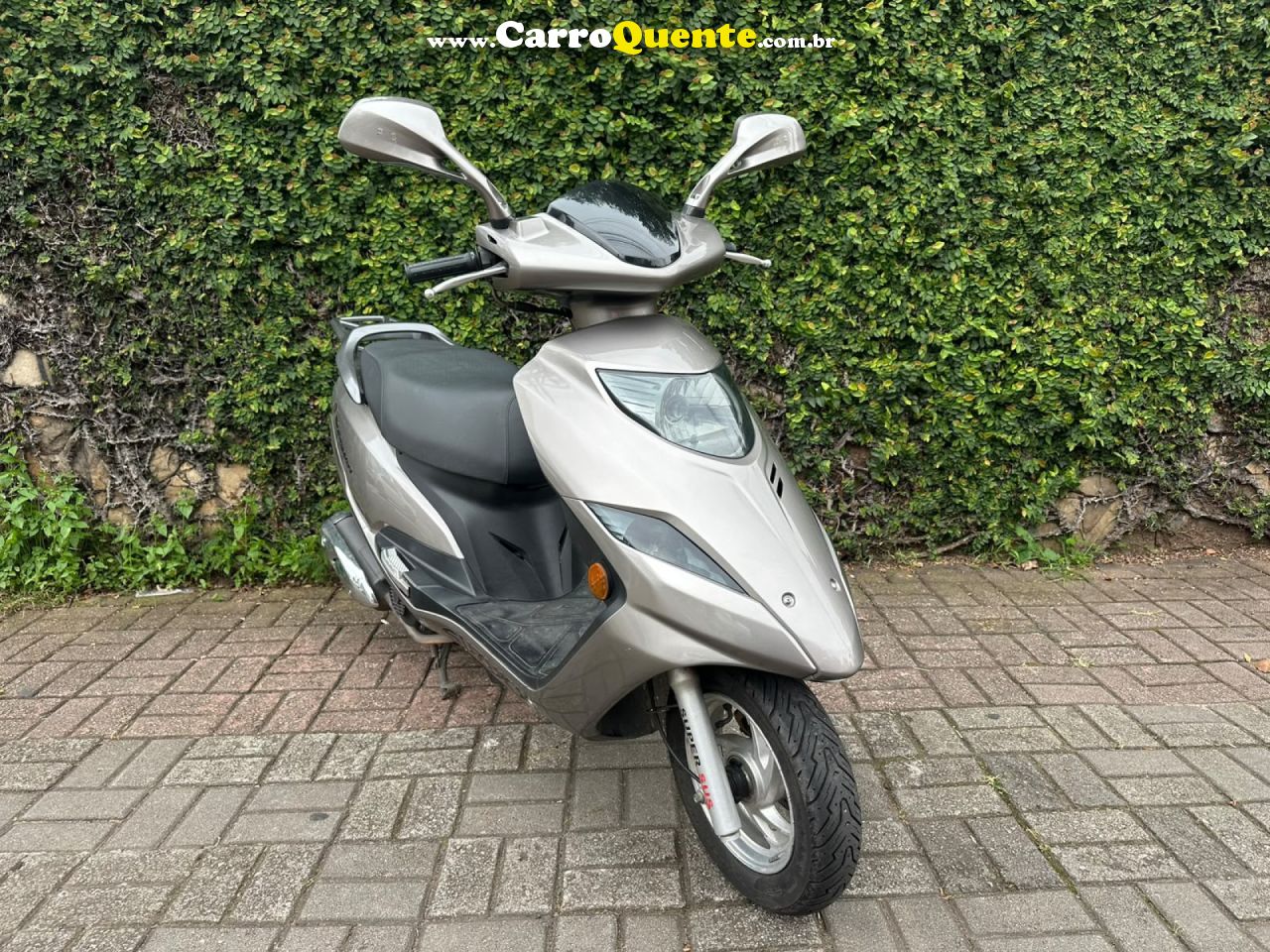 SUZUKI   BURGMAN 125I   PRATA 2015 125CC GASOLINA - Loja