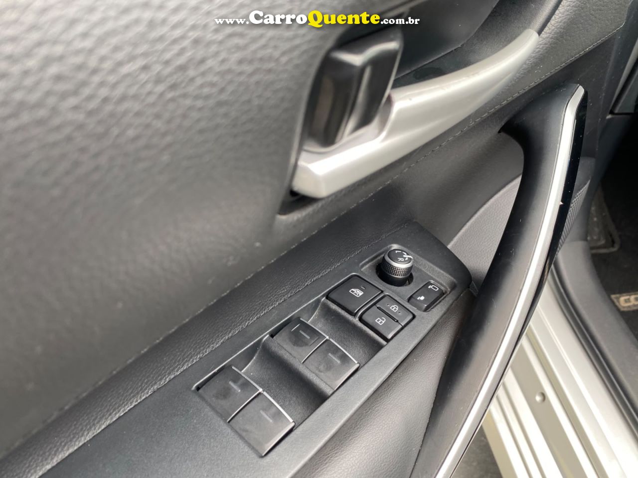 TOYOTA   COROLLA XEI 2.0 FLEX 16V AUT.   PRATA 2023 2.0 FLEX - Loja