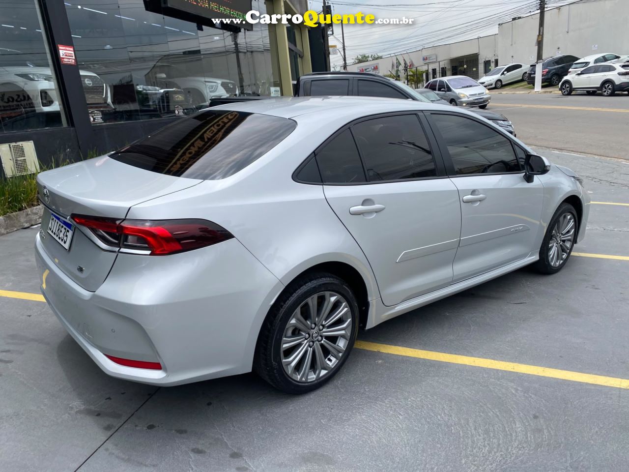 TOYOTA   COROLLA XEI 2.0 FLEX 16V AUT.   PRATA 2023 2.0 FLEX - Loja