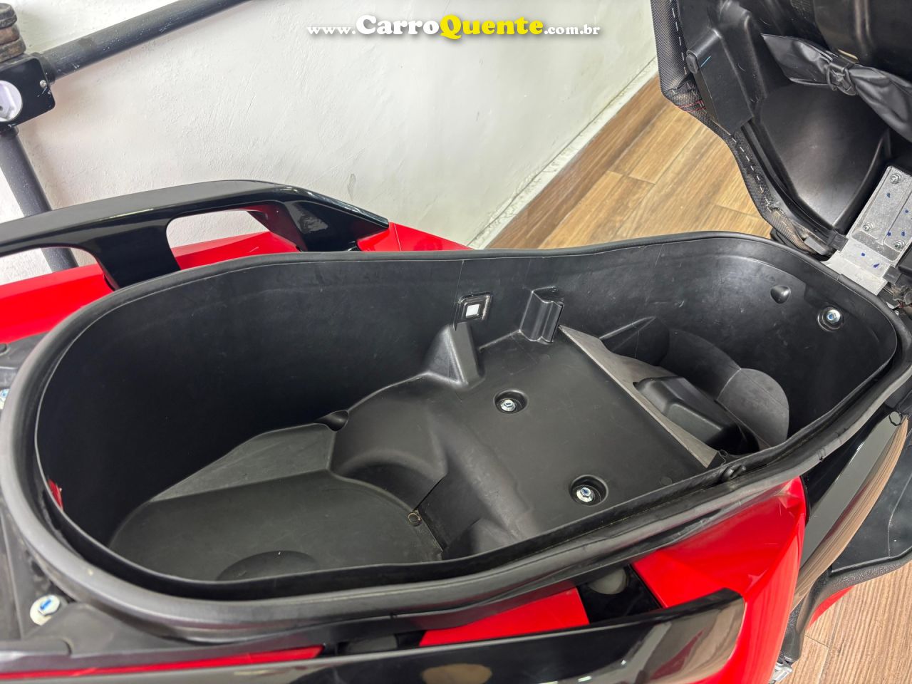 YAMAHA    XMAX 250   VERMELHO 2024 250 GASOLINA - Loja