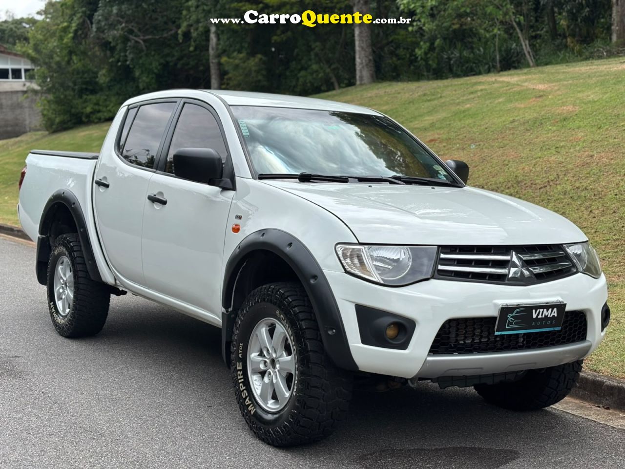 MITSUBISHI   L200 TRITON GLS 3.2 CD TB INT.DIESEL MEC   BRANCO 2013 3.2 DIESEL - Loja