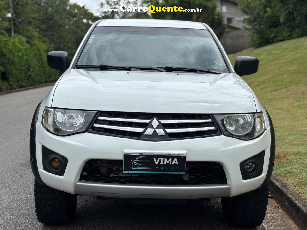 MITSUBISHI   L200 TRITON GLS 3.2 CD TB INT.DIESEL MEC   BRANCO 2013 3.2 DIESEL - Loja