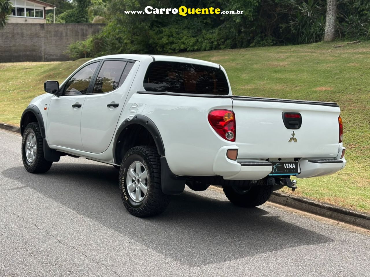 MITSUBISHI   L200 TRITON GLS 3.2 CD TB INT.DIESEL MEC   BRANCO 2013 3.2 DIESEL - Loja