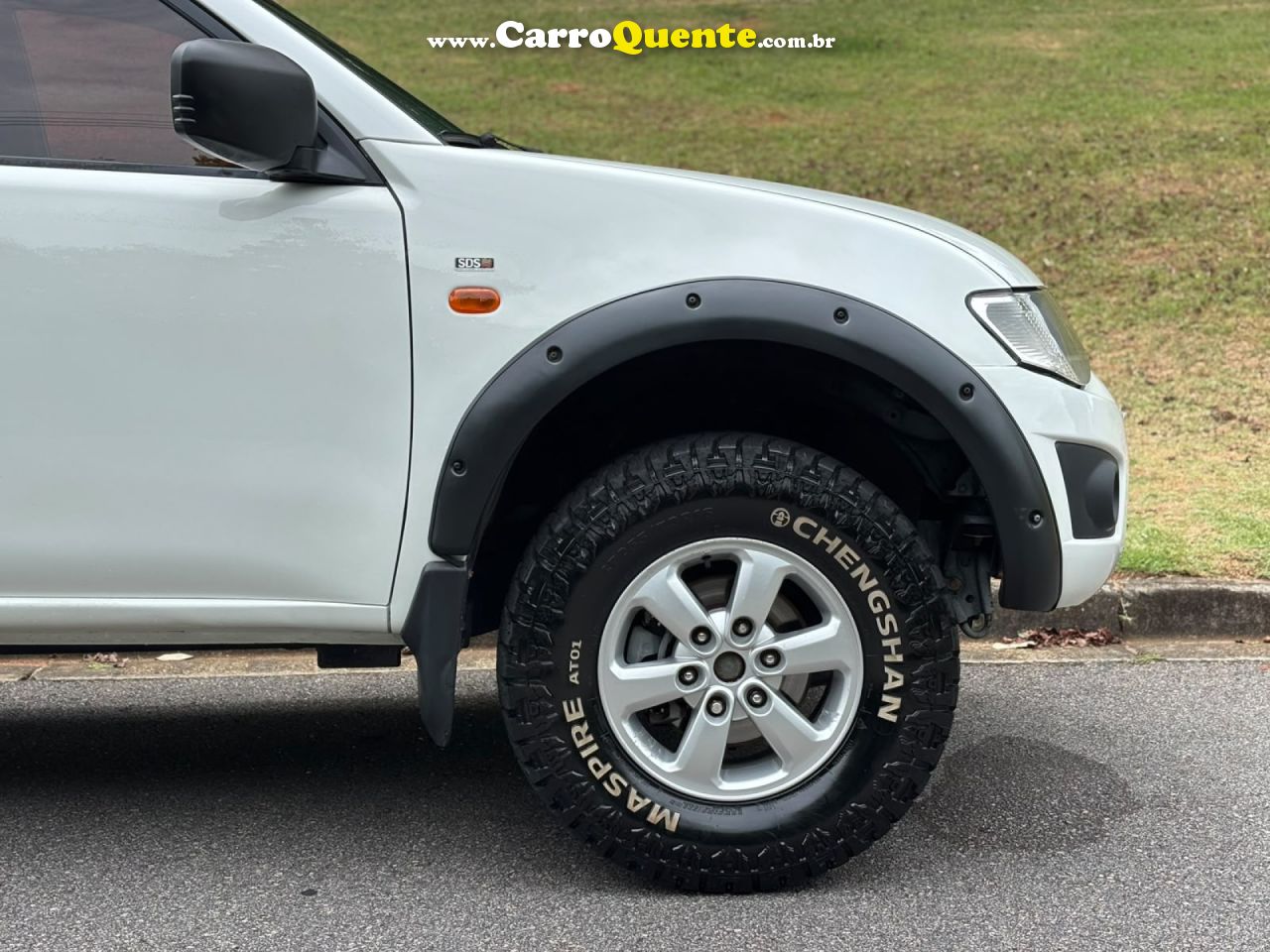 MITSUBISHI   L200 TRITON GLS 3.2 CD TB INT.DIESEL MEC   BRANCO 2013 3.2 DIESEL - Loja
