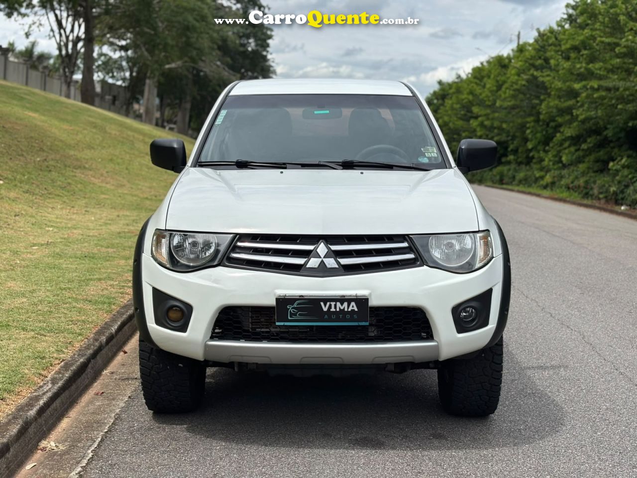 MITSUBISHI   L200 TRITON GLS 3.2 CD TB INT.DIESEL MEC   BRANCO 2013 3.2 DIESEL - Loja