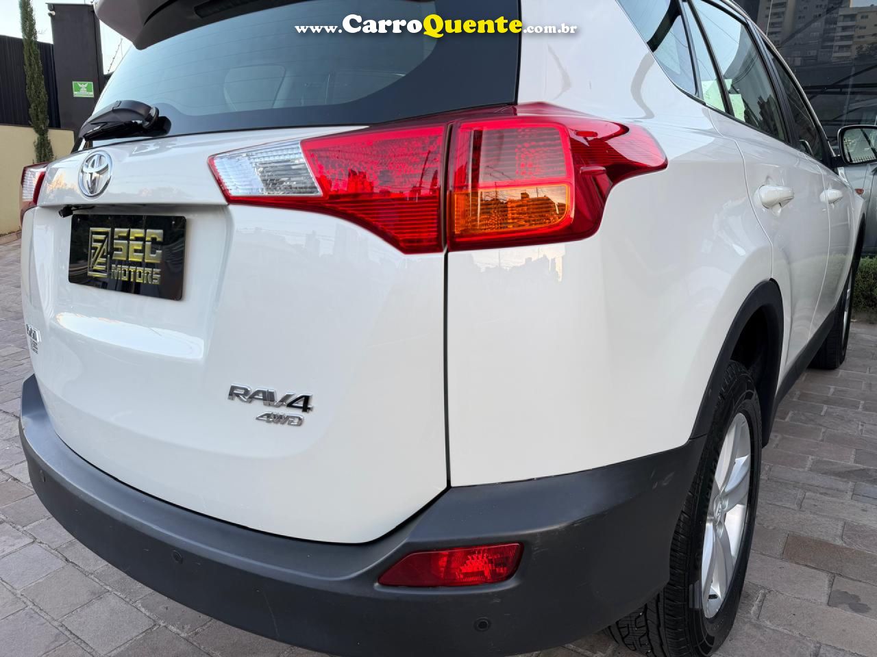 TOYOTA   RAV4 2.0 4X4 16V AUT.   BRANCO 2014 2.0 GASOLINA - Loja