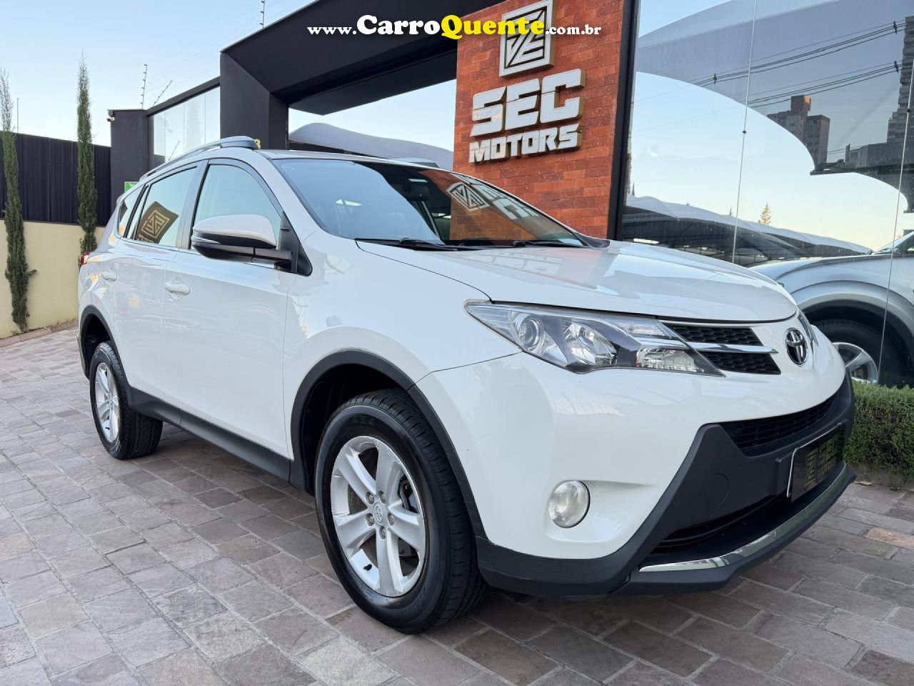 TOYOTA   RAV4 2.0 4X4 16V AUT.   BRANCO 2014 2.0 GASOLINA - Loja
