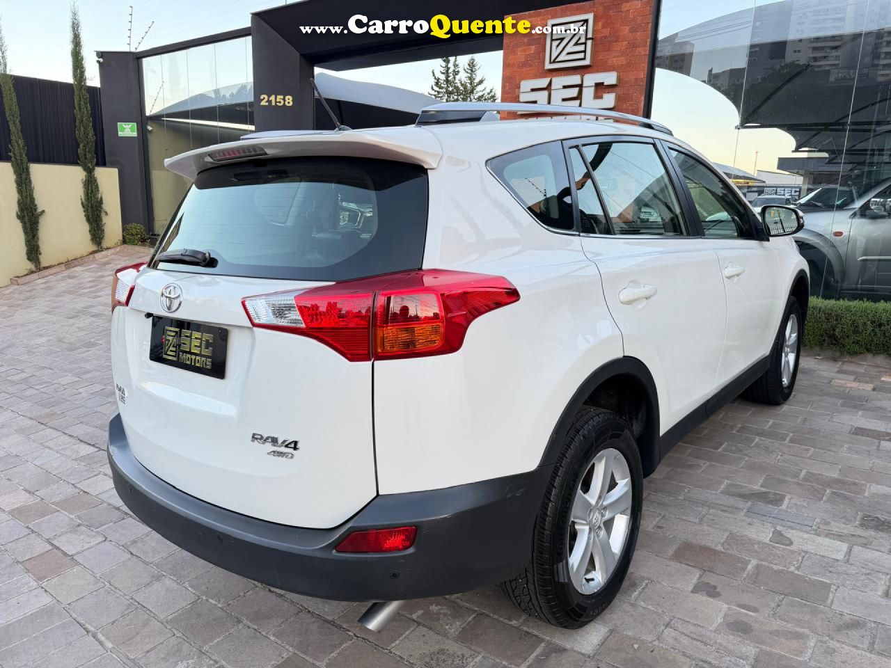 TOYOTA   RAV4 2.0 4X4 16V AUT.   BRANCO 2014 2.0 GASOLINA - Loja