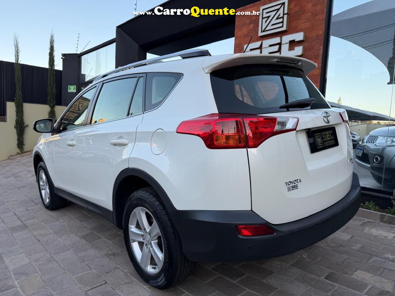 TOYOTA   RAV4 2.0 4X4 16V AUT.   BRANCO 2014 2.0 GASOLINA - Loja