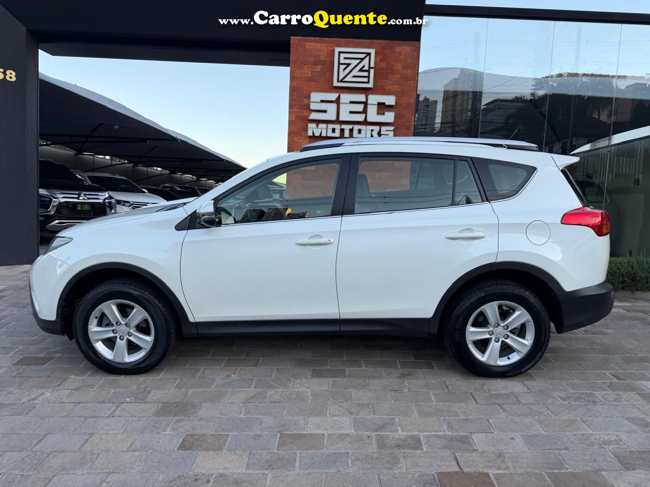 TOYOTA   RAV4 2.0 4X4 16V AUT.   BRANCO 2014 2.0 GASOLINA - Loja