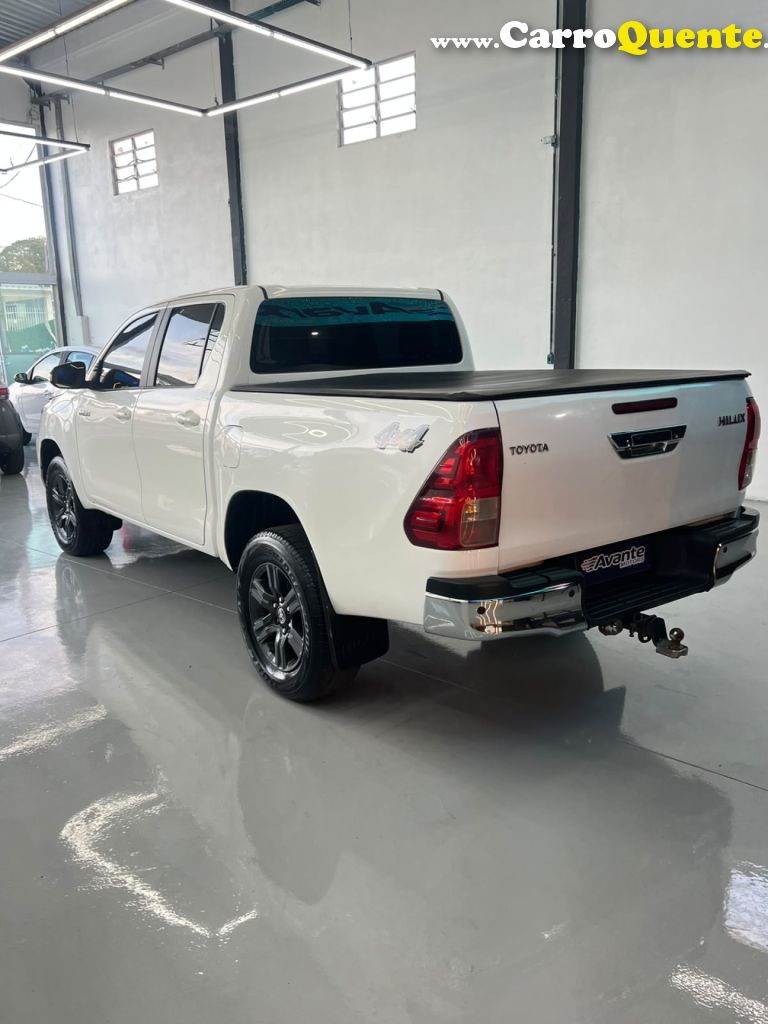 TOYOTA   HILUX CD SR 4X4 2.8 TDI DIESEL AUT.   BRANCO 2022 2.8 DIESEL - Loja
