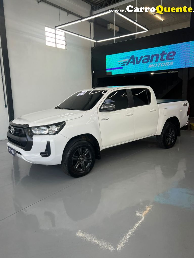 TOYOTA   HILUX CD SR 4X4 2.8 TDI DIESEL AUT.   BRANCO 2022 2.8 DIESEL - Loja