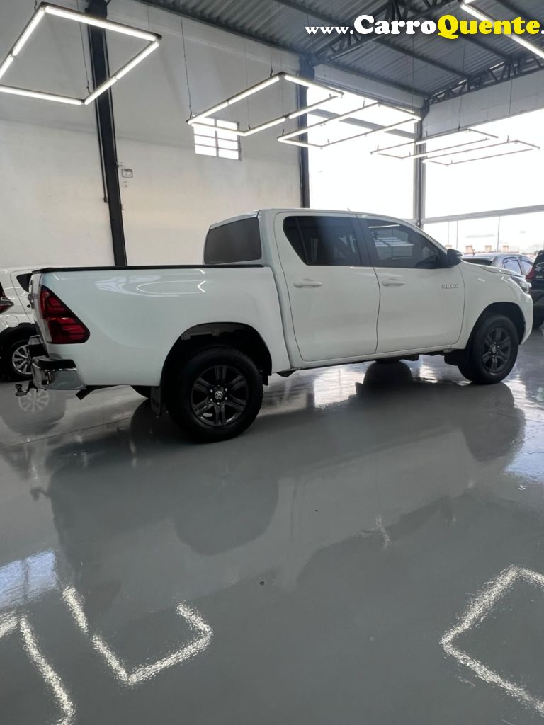 TOYOTA   HILUX CD SR 4X4 2.8 TDI DIESEL AUT.   BRANCO 2022 2.8 DIESEL - Loja