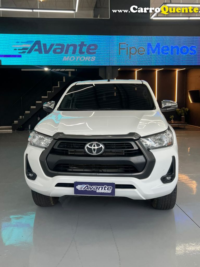 TOYOTA   HILUX CD SR 4X4 2.8 TDI DIESEL AUT.   BRANCO 2022 2.8 DIESEL - Loja