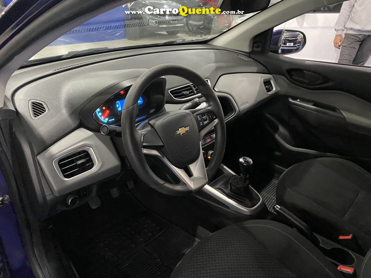 CHEVROLET   ONIX HATCH LT 1.4 8V FLEXPOWER 5P MEC.   AZUL 2018 1.4 FLEX - Loja