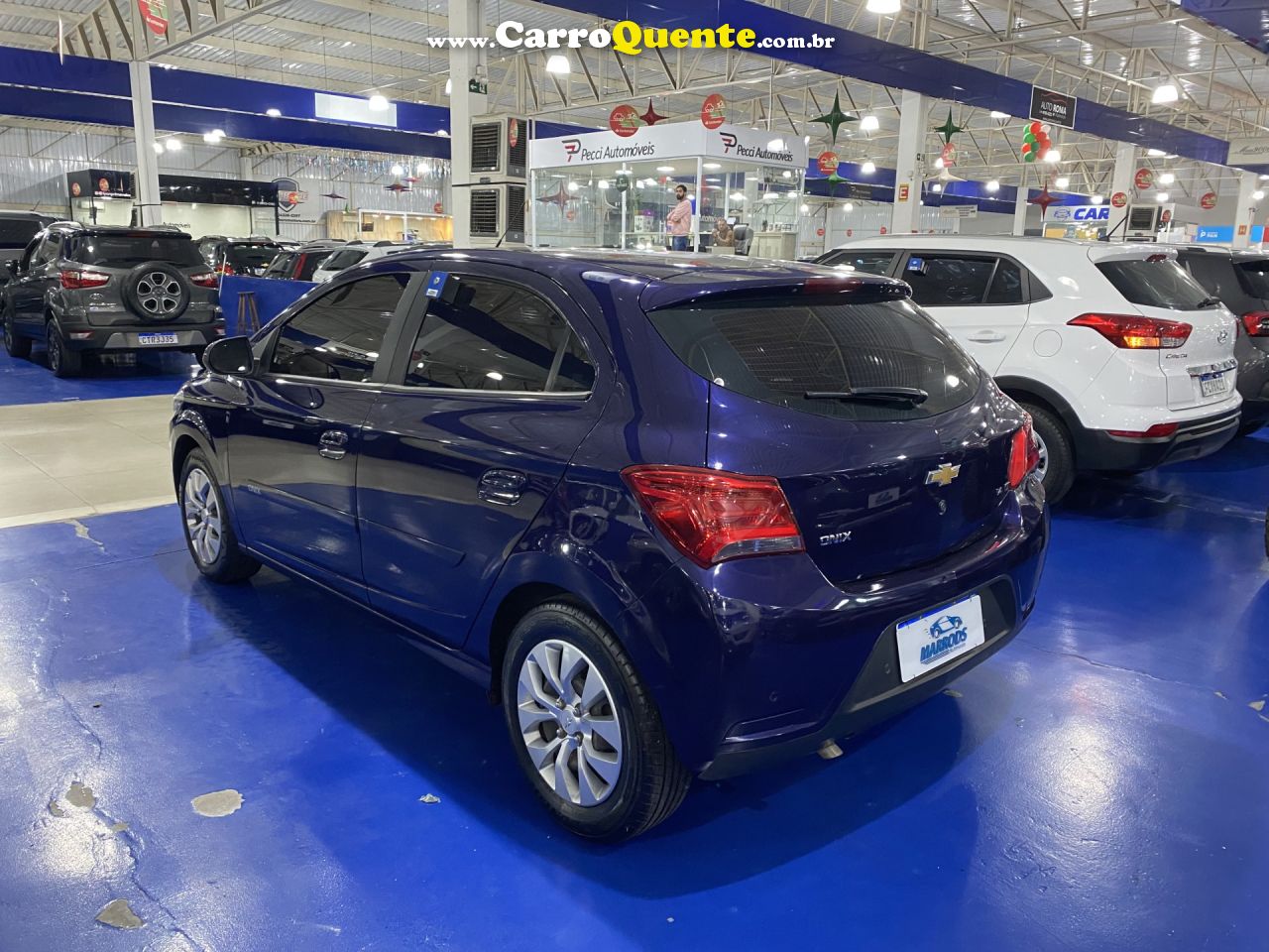 CHEVROLET   ONIX HATCH LT 1.4 8V FLEXPOWER 5P MEC.   AZUL 2018 1.4 FLEX - Loja