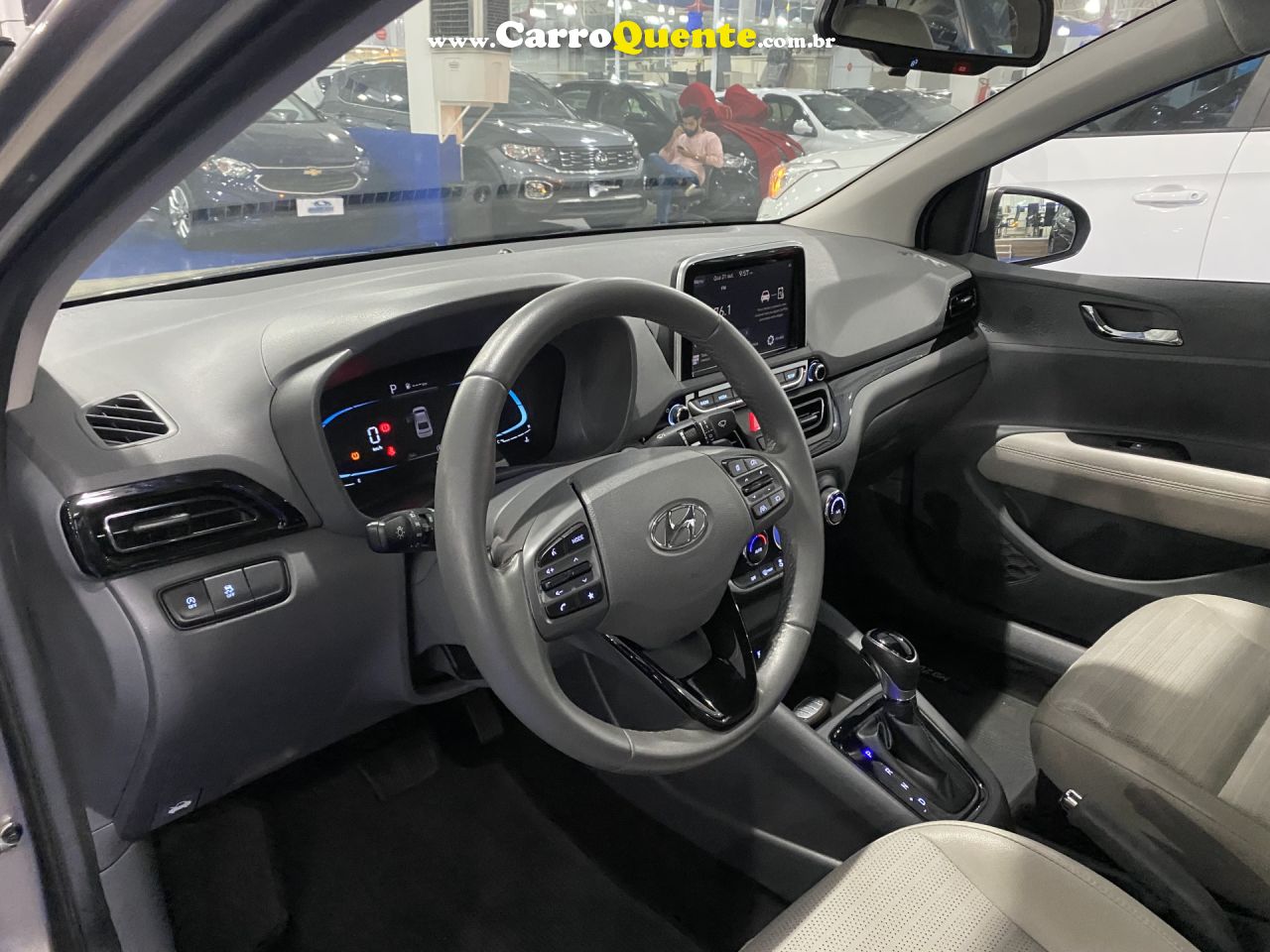 HYUNDAI   HB20S PLATINUM PLUS 1.0 TB FLEX 12V AUT.   PRATA 2024 1.0 FLEX - Loja