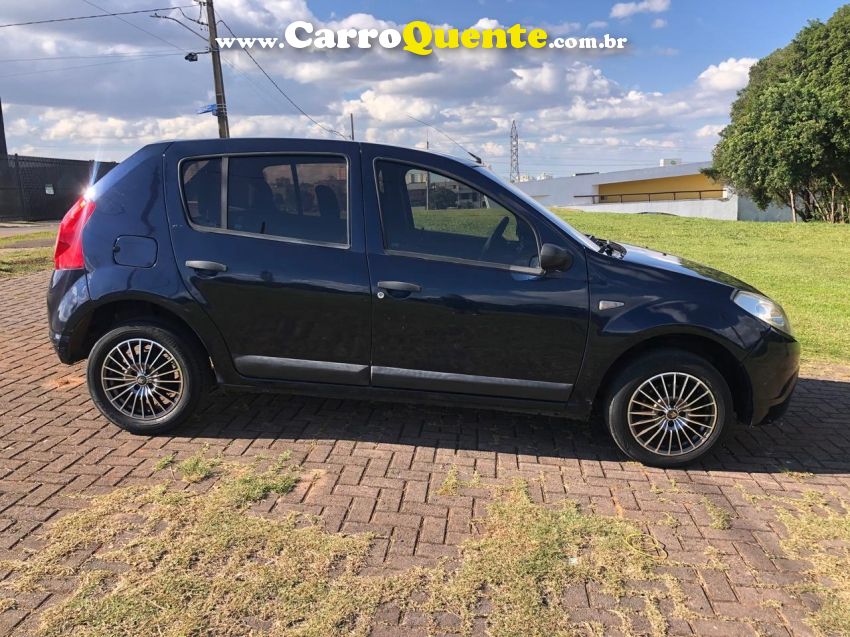 Renault SANDERO 1.0 EXPRESSION 16V FLEX 4P MANUAL - Loja