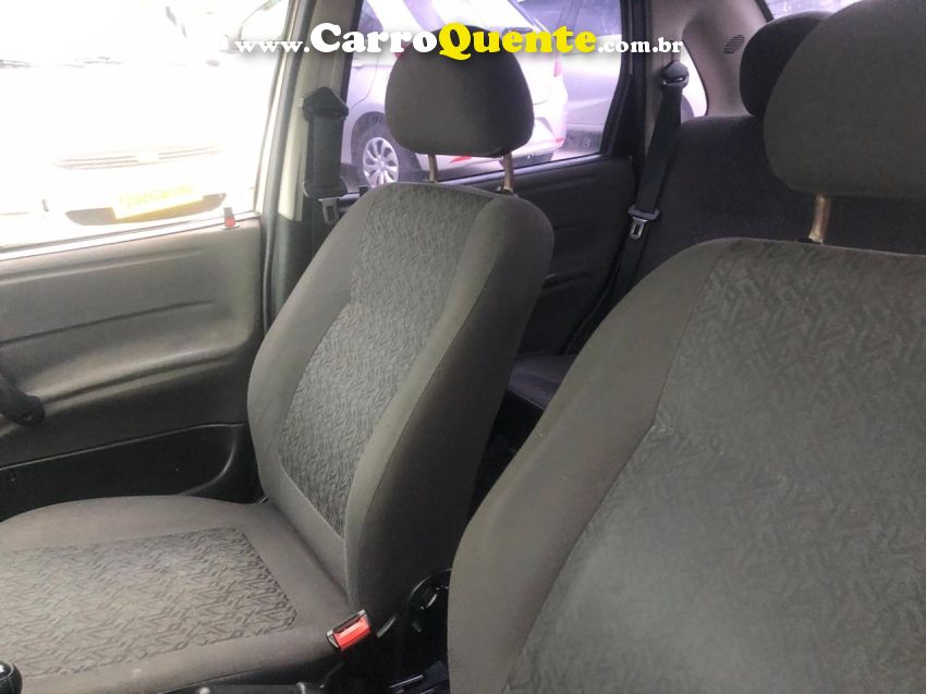 Chevrolet CORSA 1.0 MPFI CLASSIC SEDAN LIFE 8V FLEX 4P MANUAL - Loja