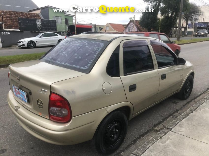 Chevrolet CORSA 1.0 MPFI CLASSIC SEDAN LIFE 8V FLEX 4P MANUAL - Loja