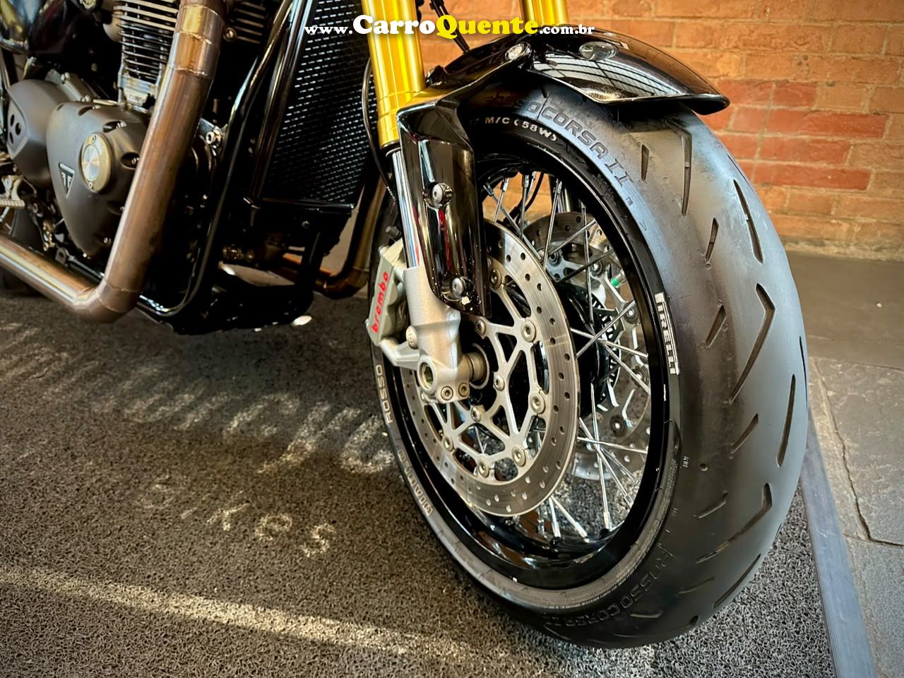 TRIUMPH THRUXTON R 2018 - Loja