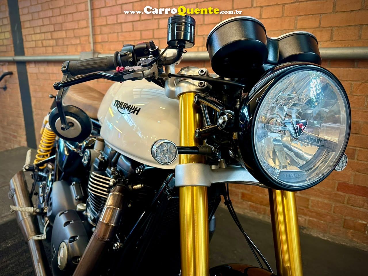 TRIUMPH THRUXTON R 2018 - Loja
