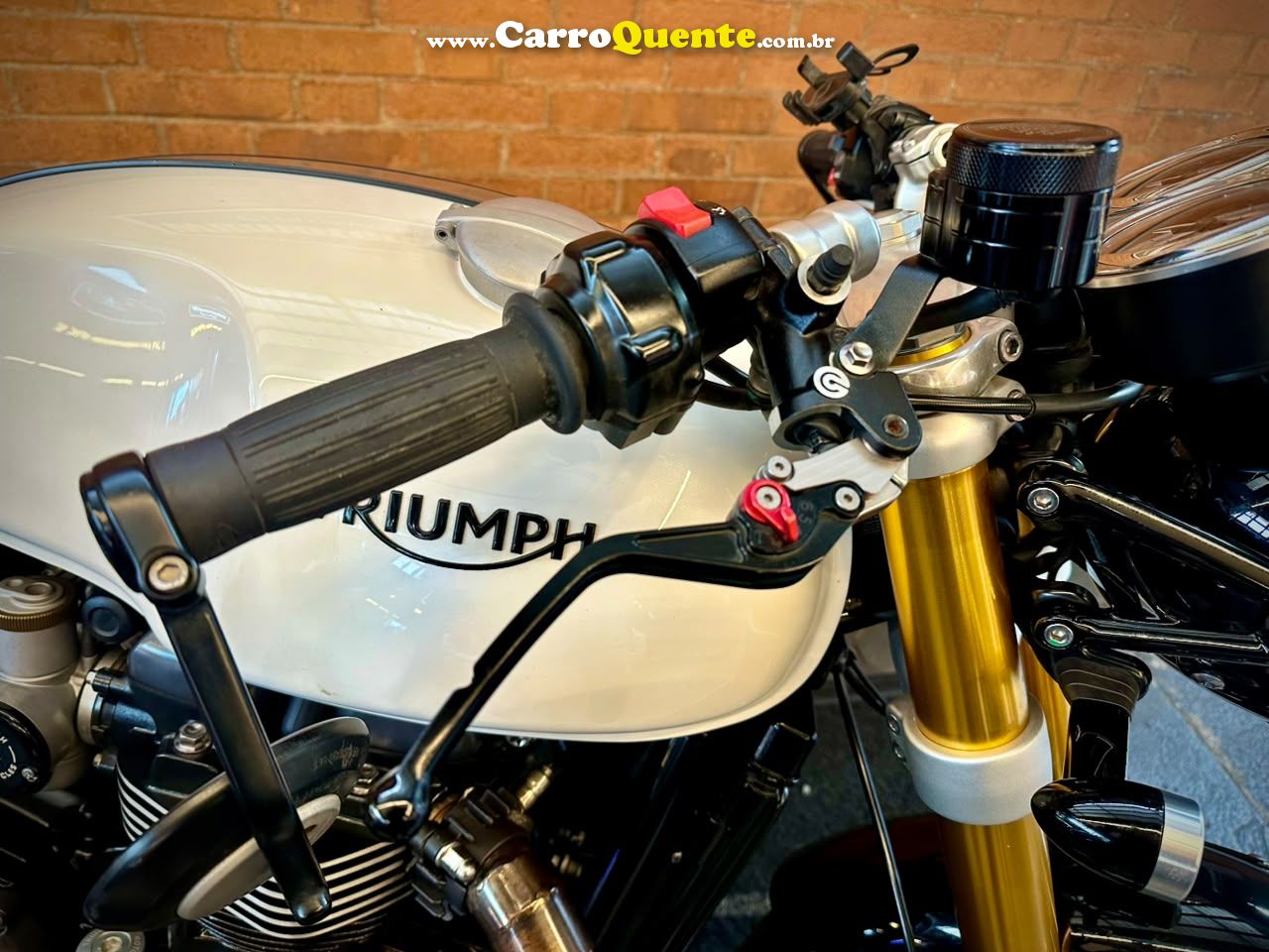 TRIUMPH THRUXTON R 2018 - Loja