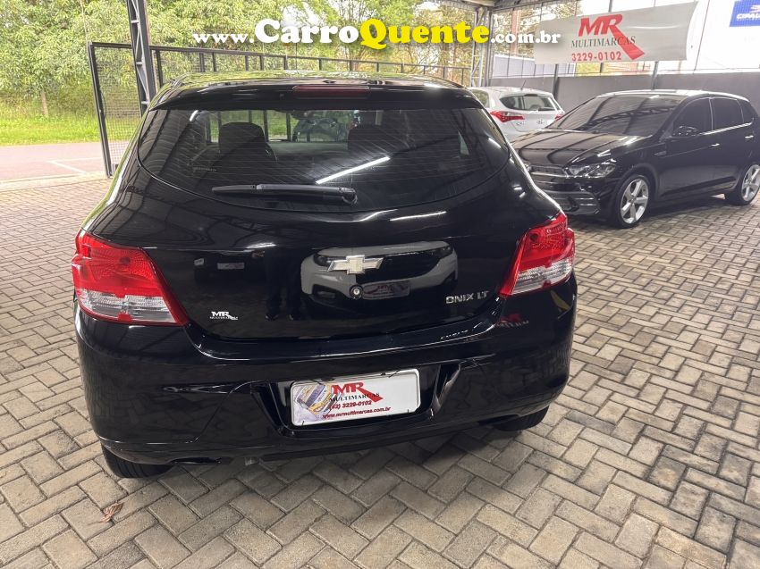 Chevrolet ONIX 1.0 MPFI LT 8V FLEX 4P MANUAL - Loja