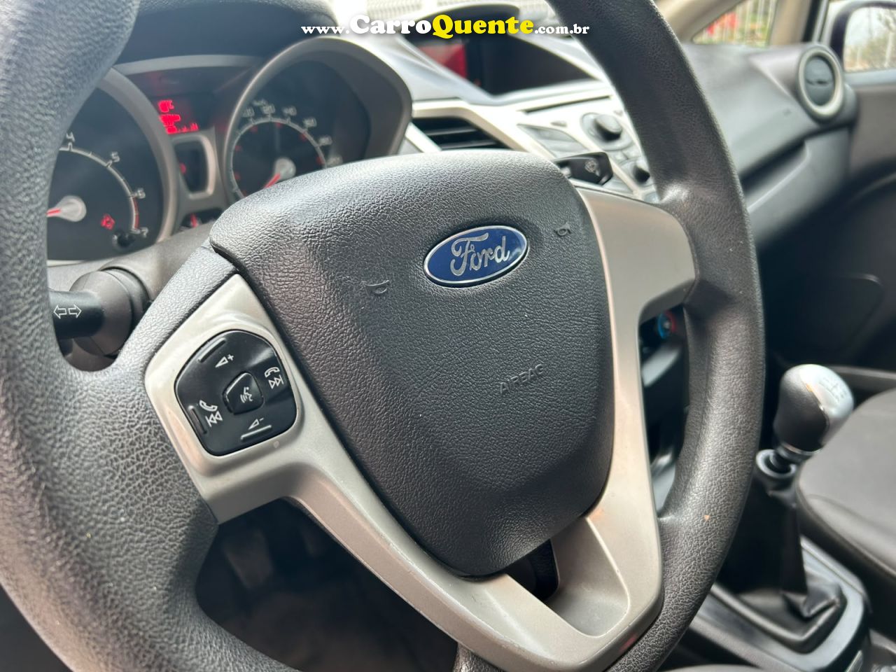 FORD FIESTA 1.6 SE HATCH 16V 2013 - Loja