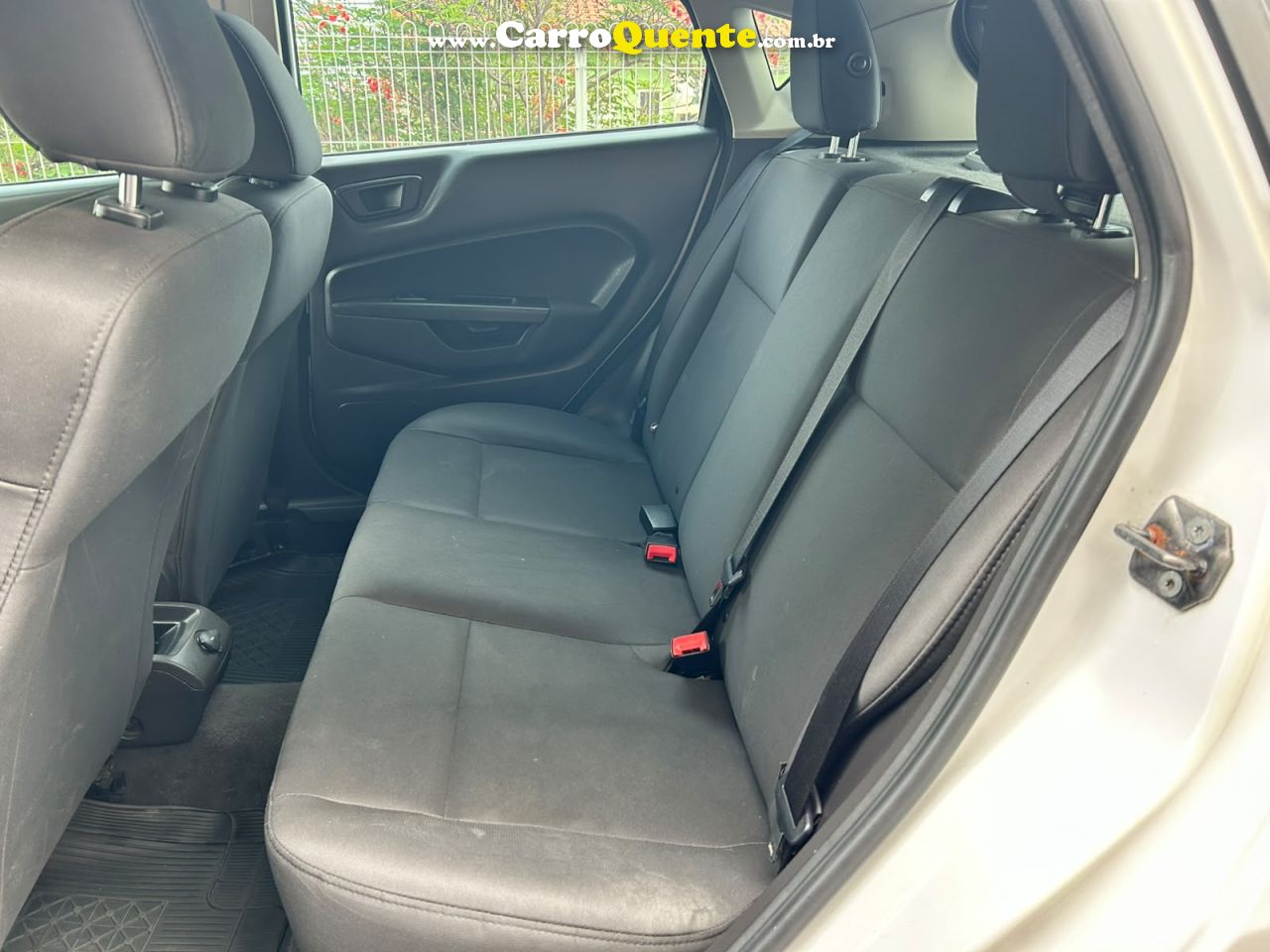 FORD FIESTA 1.6 SE HATCH 16V 2013 - Loja