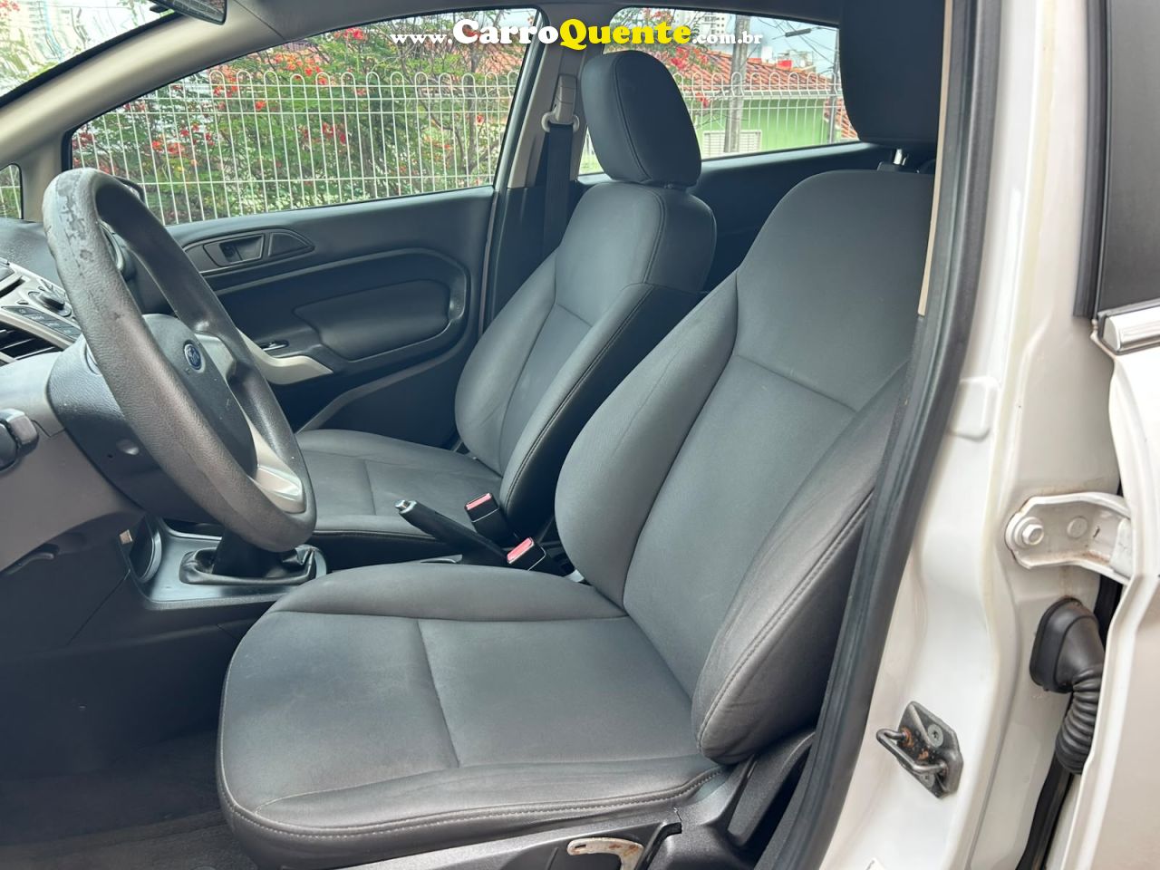 FORD FIESTA 1.6 SE HATCH 16V 2013 - Loja