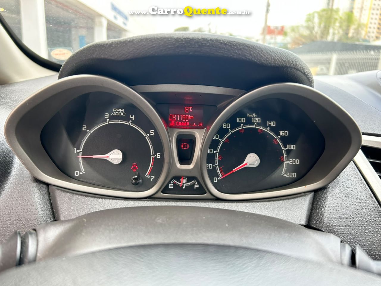 FORD FIESTA 1.6 SE HATCH 16V 2013 - Loja