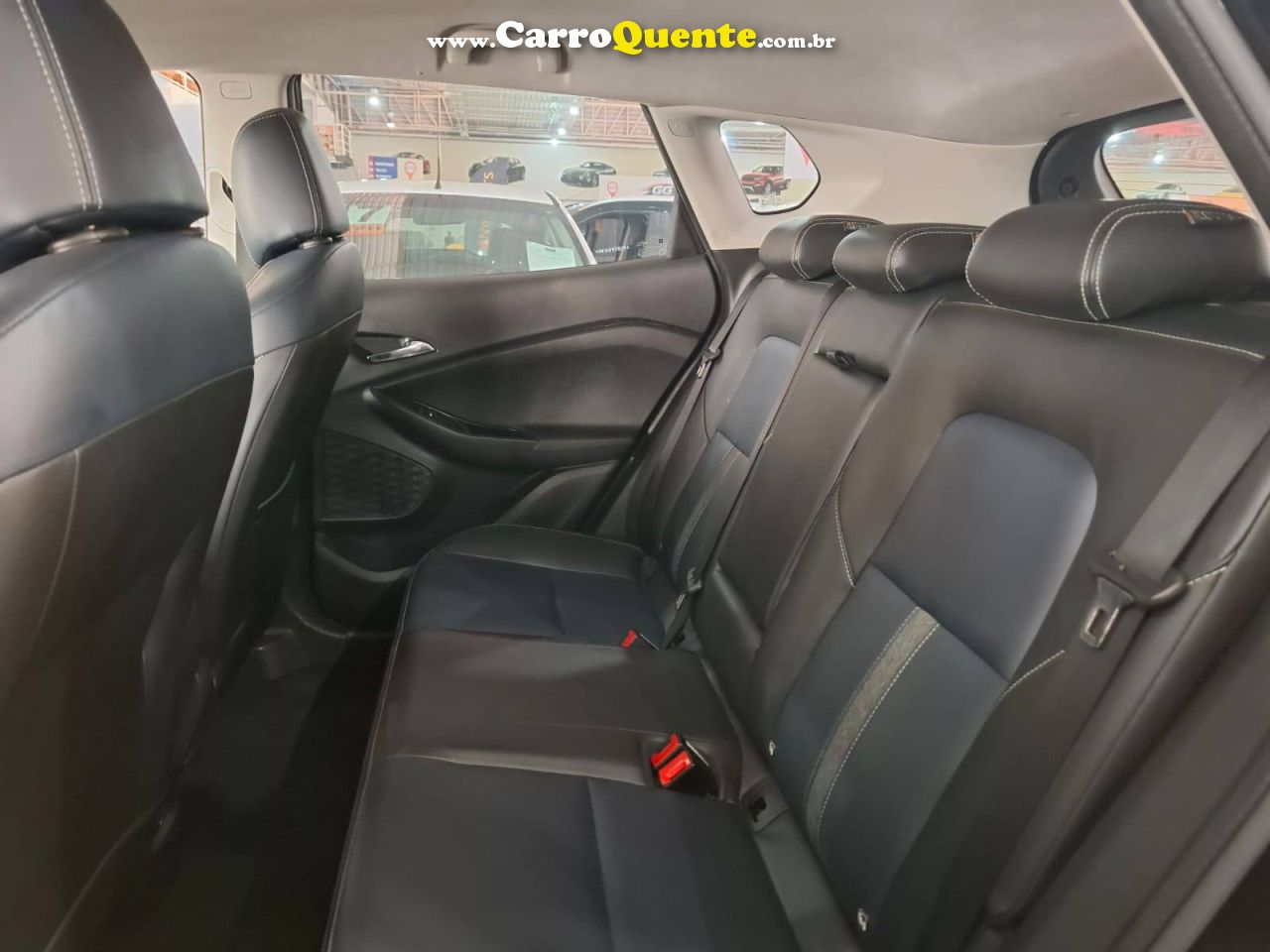 TRACKER 1.0 TURBO PREMIER C/ BAIXA KM 2021 - Loja