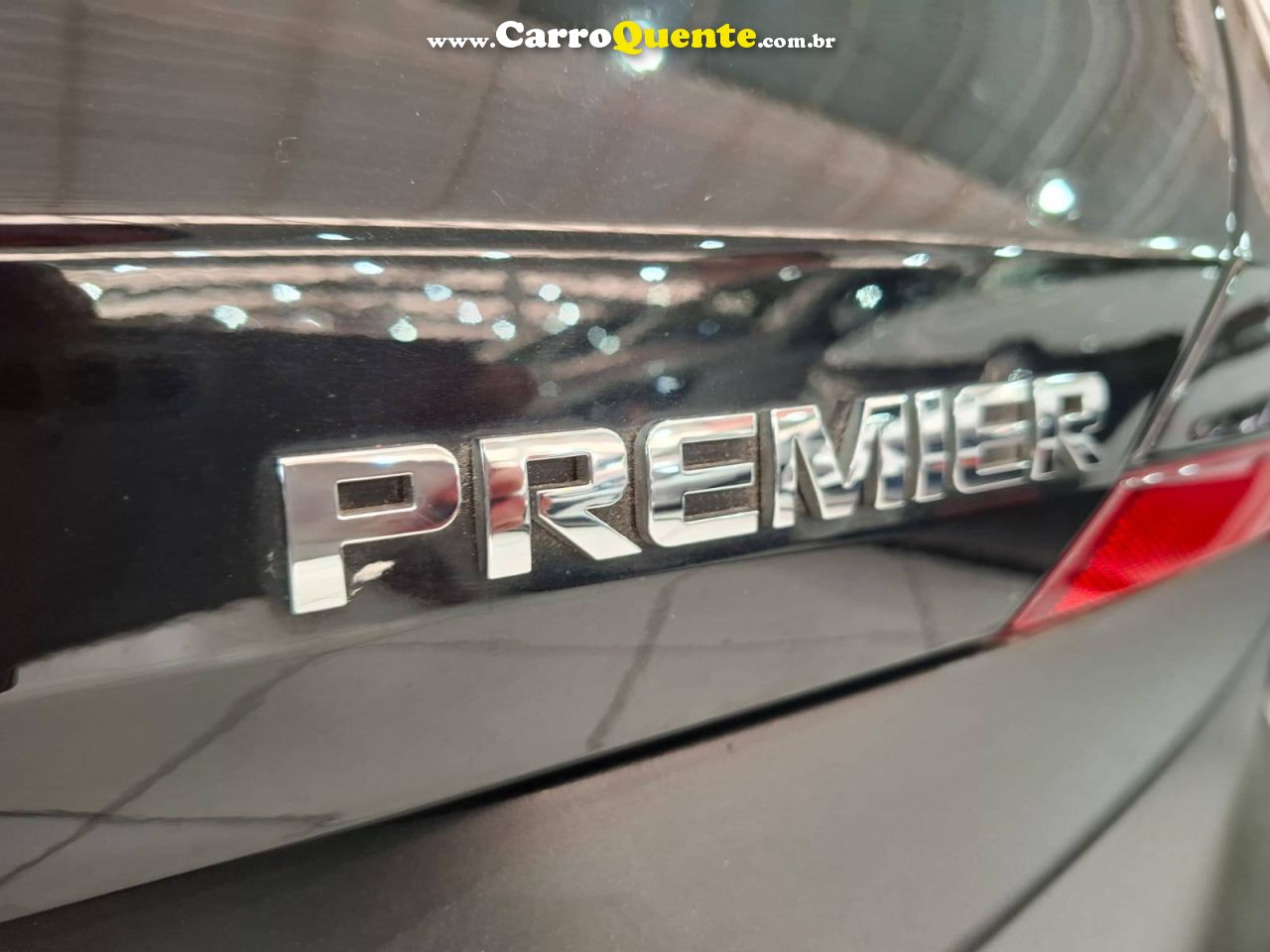 TRACKER 1.0 TURBO PREMIER C/ BAIXA KM 2021 - Loja