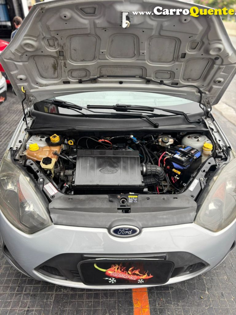FORD   FIESTA 1.0 8V FLEXCLASS 1.0 8V FLEX 5P   PRATA 2012 1.0 FLEX - Loja