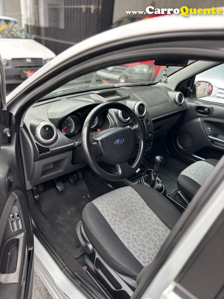 FORD   FIESTA 1.0 8V FLEXCLASS 1.0 8V FLEX 5P   PRATA 2012 1.0 FLEX - Loja