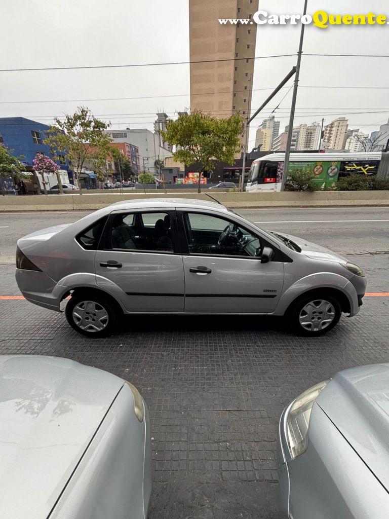 FORD   FIESTA 1.0 8V FLEXCLASS 1.0 8V FLEX 5P   PRATA 2012 1.0 FLEX - Loja