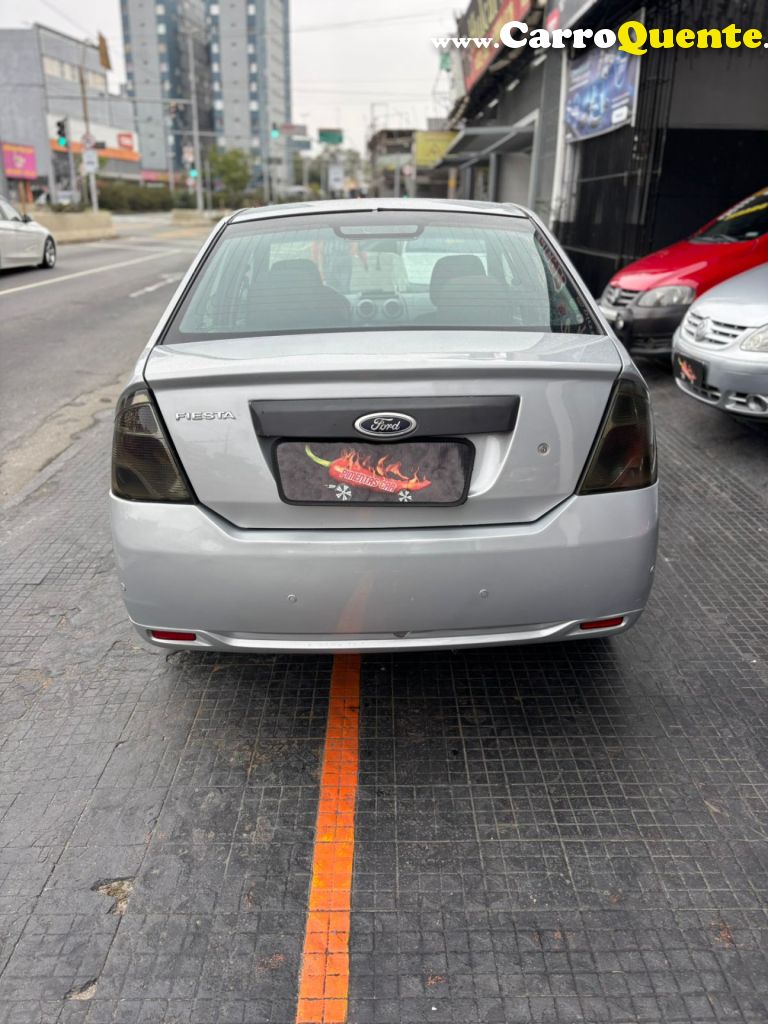 FORD   FIESTA 1.0 8V FLEXCLASS 1.0 8V FLEX 5P   PRATA 2012 1.0 FLEX - Loja