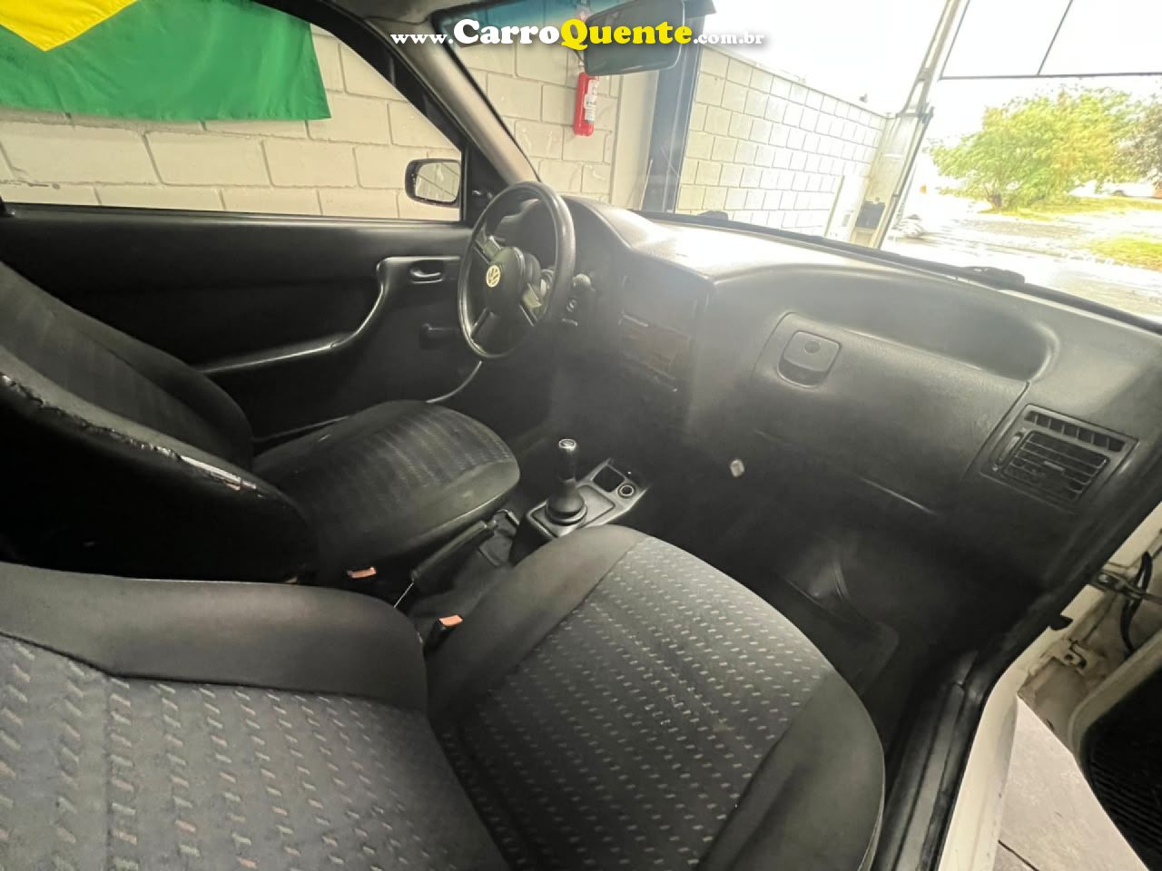 VOLKSWAGEN   GOL CITY 1.0 MI 8V 2P   PRATA 2004 1.0 GASOLINA - Loja