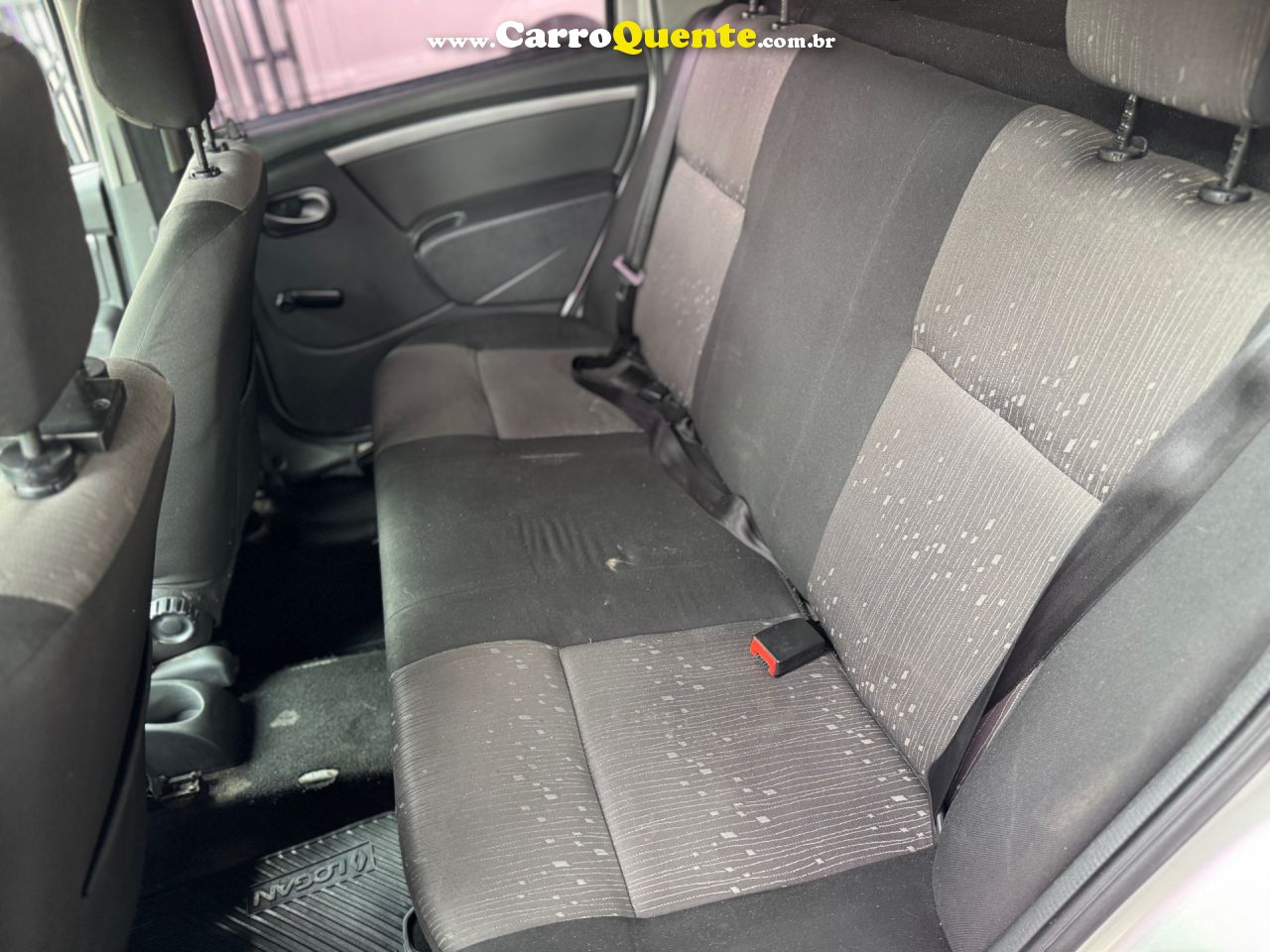 RENAULT   LOGAN EXPRES.EXP. UP HI-FLEX 1.0 16V 4P   PRATA 2013 1.0 FLEX - Loja