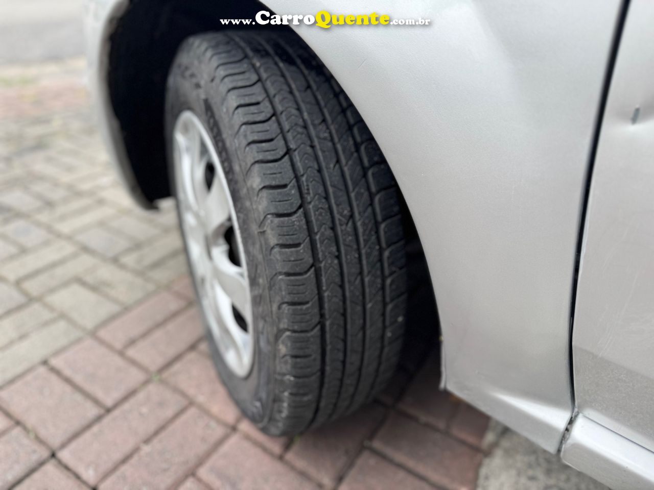 RENAULT   LOGAN EXPRES.EXP. UP HI-FLEX 1.0 16V 4P   PRATA 2013 1.0 FLEX - Loja