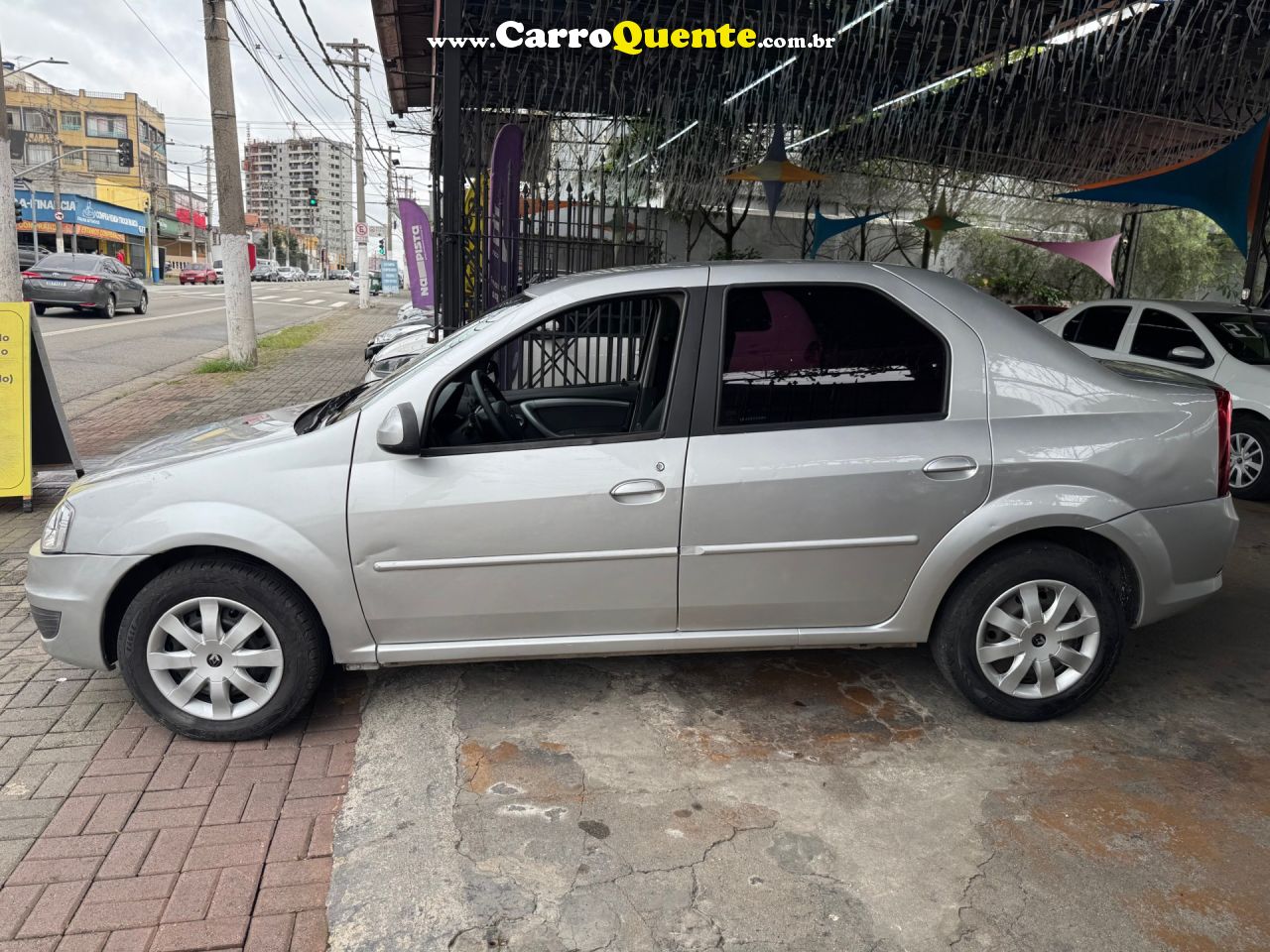RENAULT   LOGAN EXPRES.EXP. UP HI-FLEX 1.0 16V 4P   PRATA 2013 1.0 FLEX - Loja